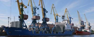 Россиянам объяснили, как уход крупных судоходных компаний отразится на портах Петербурга