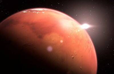 Скотт Уоринг - Диана Джанабилова - Ученые заметили на фото с Марса спутниковую антенну на скале и торчащие из песка ноги - actualnews.org