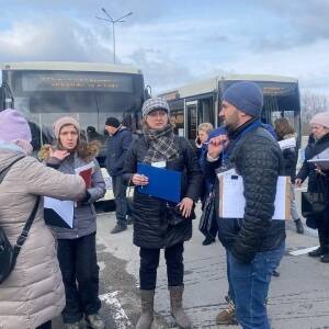В Запорожье прибыла эвакуационная колонна из Энергодара, Днепрорудного и Васильевки. Фото