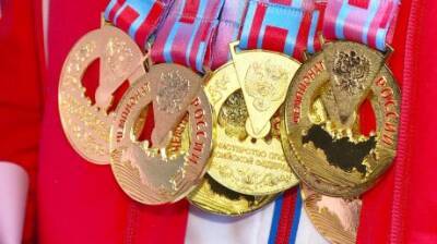 Пензенская пловчиха привезла семь золотых медалей из Подмосковья