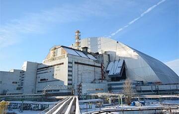 Поврежденные линии электропередач на Чернобыльской АЭС уже ремонтируют