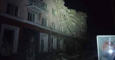 Оккупанты разбомбили гостиницу "Украина" в центре Чернигова (ФОТО)
