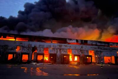 Обстрел на Киевщине: загорелся склад хранения замороженной продукции