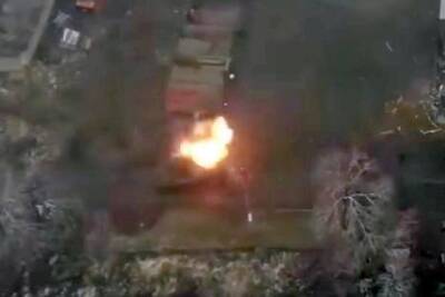 Опубликовано видео уничтожения российского танка в пригороде Мариуполя | Новости и события Украины и мира, о политике, здоровье, спорте и интересных людях