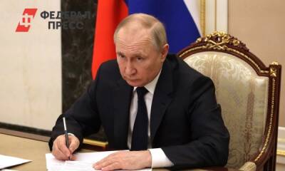 Путин рассказал Макрону и Шольцу о нарушении международного права украинскими военными