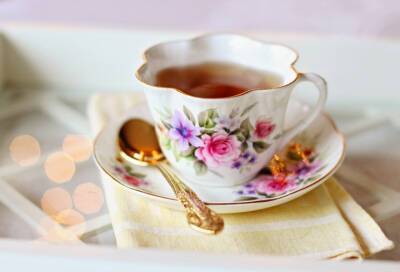 Врач-терапевт Лапа посоветовала метеозависимым людям пить крепкий чай при низком давлении
