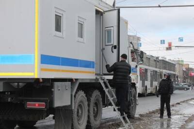 В Новосибирске полицейские оцепили площадь Ленина