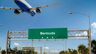 Спустили с небес на землю: Бермуды оставили без летных документов свыше 700 российских самолетов