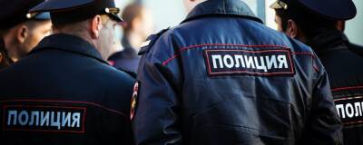В Новосибирске полицейского заподозрили в связи с несовершеннолетней падчерицей