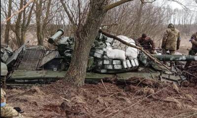 На Чернігівщині ліквідовано танки РФ, які йшли на Київ