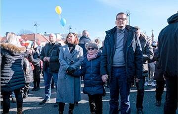Варшава вышла на демонстрацию в поддержку Украины