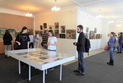 В Лужском выставочном зале открылась выставка работ ленинградских живописцев