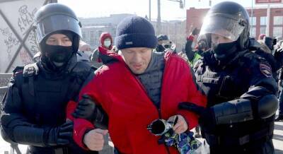 В россии проходят антивоенные акции: начались задержания