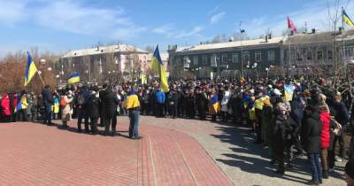 В оккупированном Бердянске сотни людей вышли на протест против оккупации (ВИДЕО)