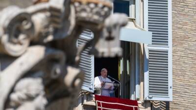 Папа римский призвал остановить "агрессию и бойню в Украине"
