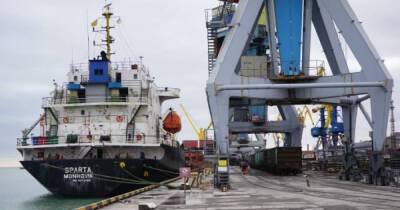 Россия заблокировала около сотни иностранных судов в украинских портах