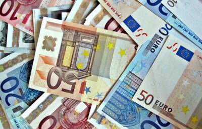 НБУ вернул ограничения на вывоз валюты: какие теперь документы нужно предоставить