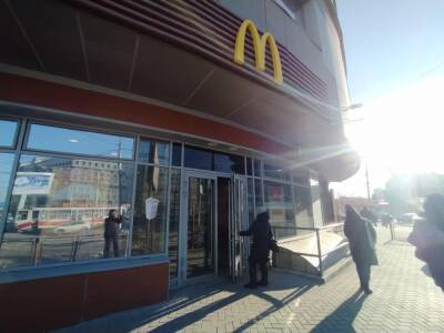 В Новосибирске рестораны сети McDonald’s продолжили работать 14 марта