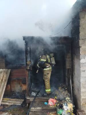 В Трусовском районе Астрахани на пожаре пострадала женщина