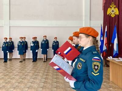 Ульяновские пятиклассники дали клятву кадетов МЧС