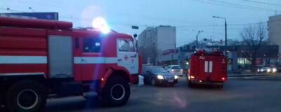 В Петербурге во время пожара в жилом доме на улице Маршала Тухачевского погибли женщина и ребенок