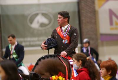Петербург на коне: ведущий конкурист Северной столицы завоевал главную награду турнира по конному спорту