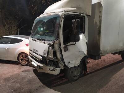 На улице Шевченко в Рязани грузовик врезался в столб
