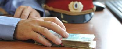 Омского начальника отдела полиции обвинили в коррупции на 1,8 млн рублей
