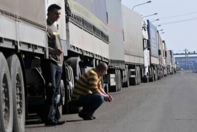 На границе России и Литвы образовалась очередь из грузовиков