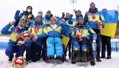 Сборной Украины запрещали выйти на церемонию закрытия Паралимпиады-2022 в масках со словом «мир»