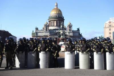 Частных охранников обязали помогать Росгвардии в Петербурге