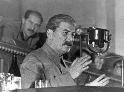 «Я уже стар. Бумаг не читаю»: почему Сталин просился в отставку в 1952 году - Русская семерка