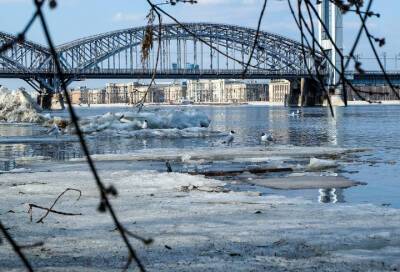 С 15 марта в Петербурге будет запрещено выходить на лед