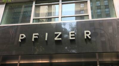 Pfizer уходит с российского рынка, но продолжит гуманитарные поставки