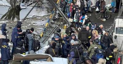 Российская армия обстреляла колонну мирных жителей, эвакуировавшихся из Гостомеля: есть жертвы