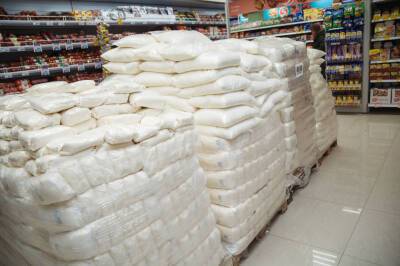 Россия ввела временный запрет на экспорт сахара и зерновых