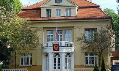 Власти Словакии объявили о высылке трех российских дипломатов - og.ru - Россия - Словакия - Вена
