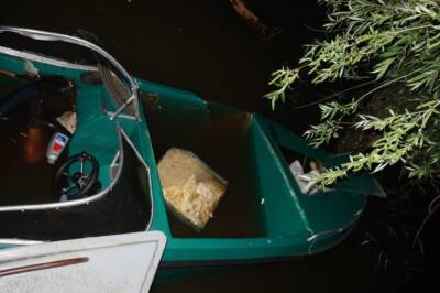 Под Астраханью моторная лодка врезалась в препятствие, один человек погиб - astrakhanfm.ru - Россия - Астрахань - Астраханская обл.