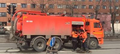 В Петрозаводске ищут водителей без вредных привычек для очистки ливневой канализации
