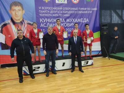 Астраханские самбисты завоевали пять медалей на всероссийском турнире