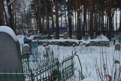Полиция задержала россиянина, воровавшего кладбищенские ограды