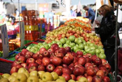 Либерман объявил об отмене пошлин на импорт овощей и фруктов