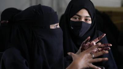 В Индии мусульманки борются за ношение никабов в школах
