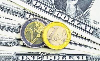 Курс валют 15 марта: доллар и евро показывают разную динамику