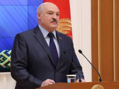 "Нас будут пытаться втянуть в войну". Лукашенко заявил, что со стороны Украины по Беларуси выпустили ракету "Точка-У"