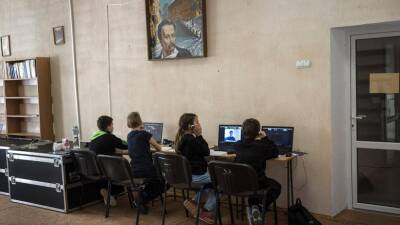 Образовательный процесс прервался для многих украинских детей
