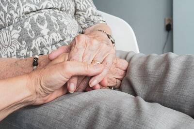 В смоленском райцентре лжемедик украла к 86-летней пенсионерки все сбережения