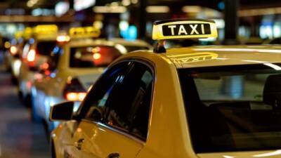Российским таксистам грозит разорение