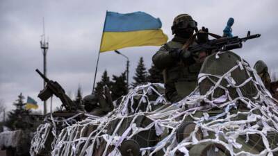 Военное положение в Украине продлено еще на месяц