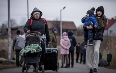 Война РФ против Украины: почти 3 млн украинцев стали беженцами
